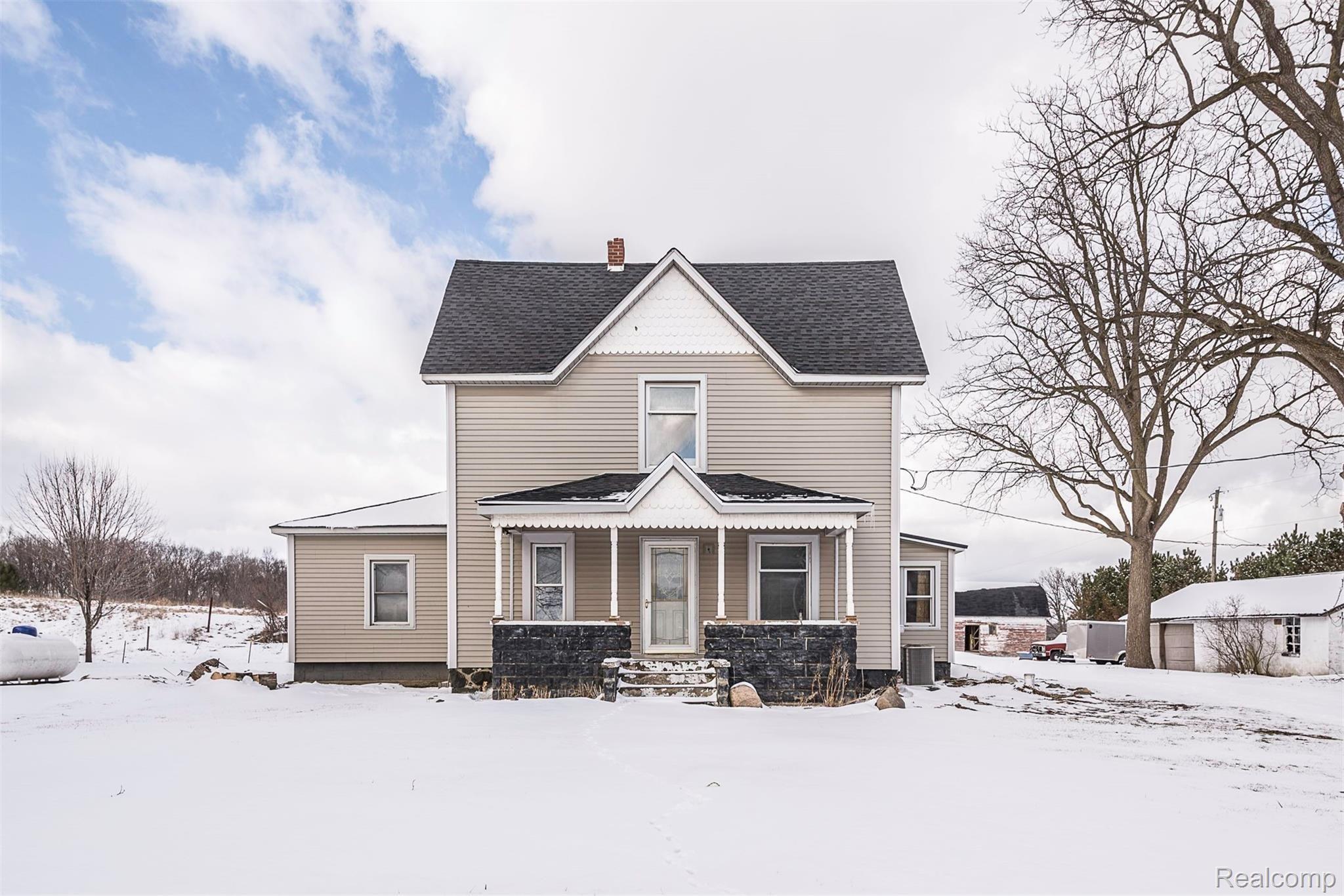 7840 West Lange Road Fowlerville, MI 48836 - Photo 1 of 38 Front of Home, New Roof
