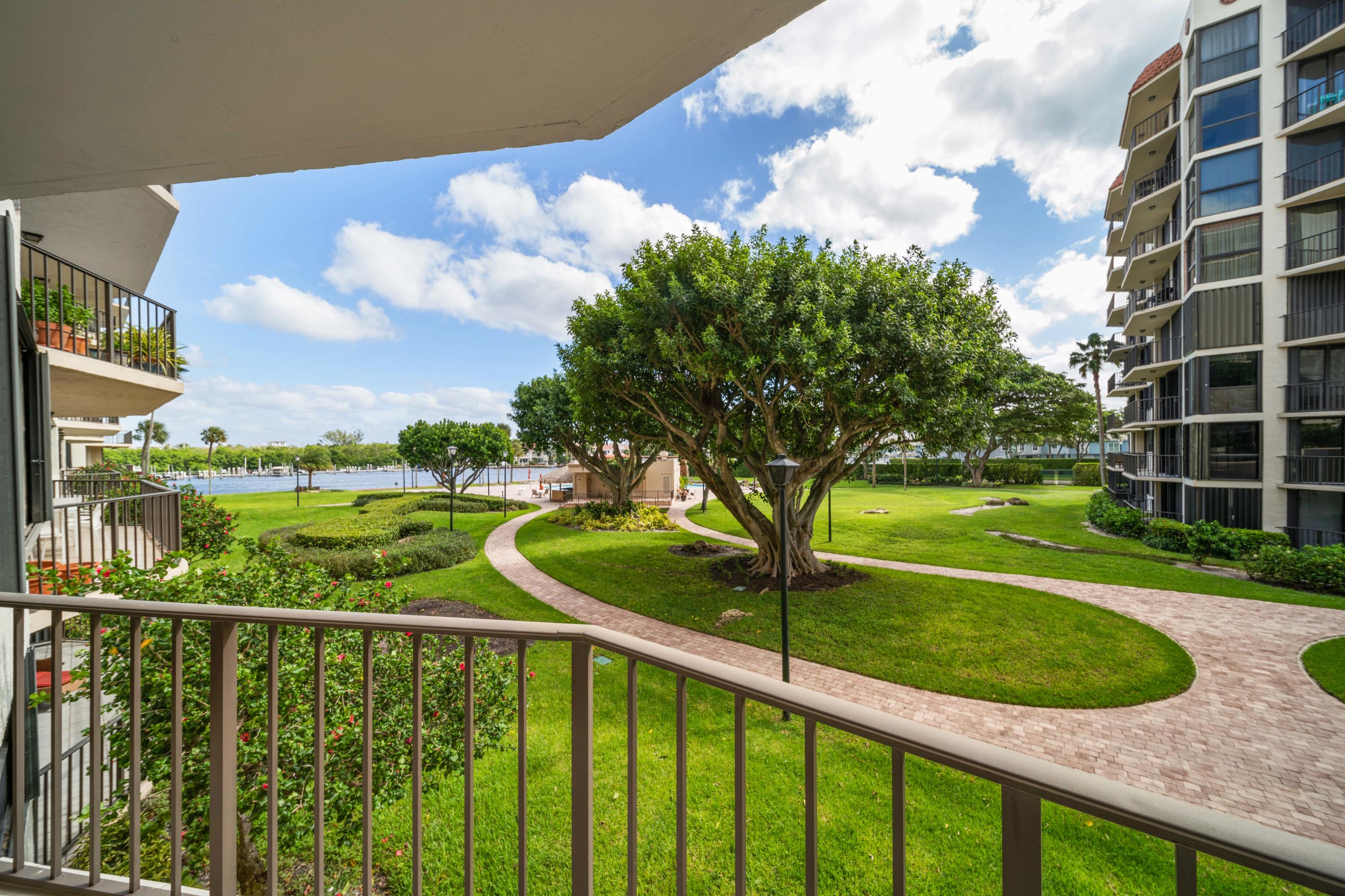 899 Jeffery Street, Unit 205 Boca Raton, FL 33487 - Photo 11 of 35 FXX_7694