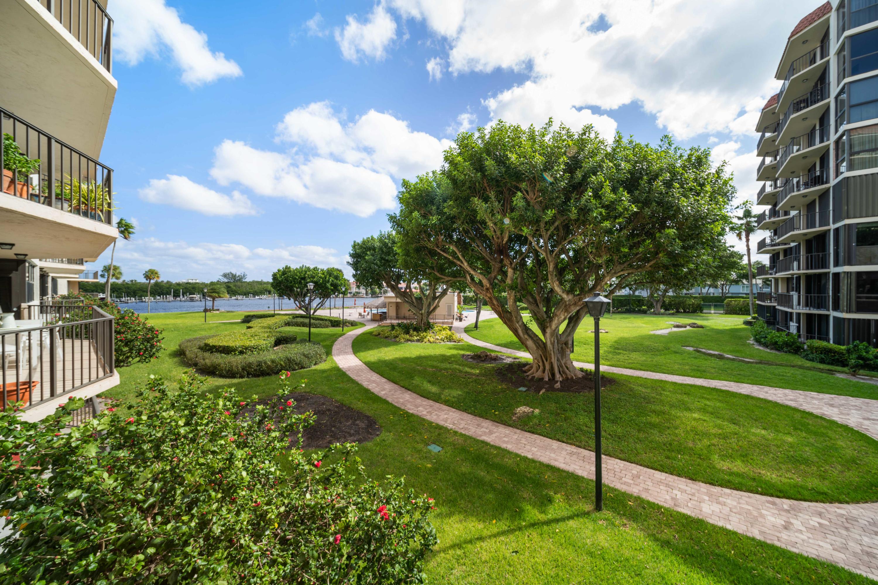 899 Jeffery Street, Unit 205 Boca Raton, FL 33487 - Photo 13 of 35 FXX_7688