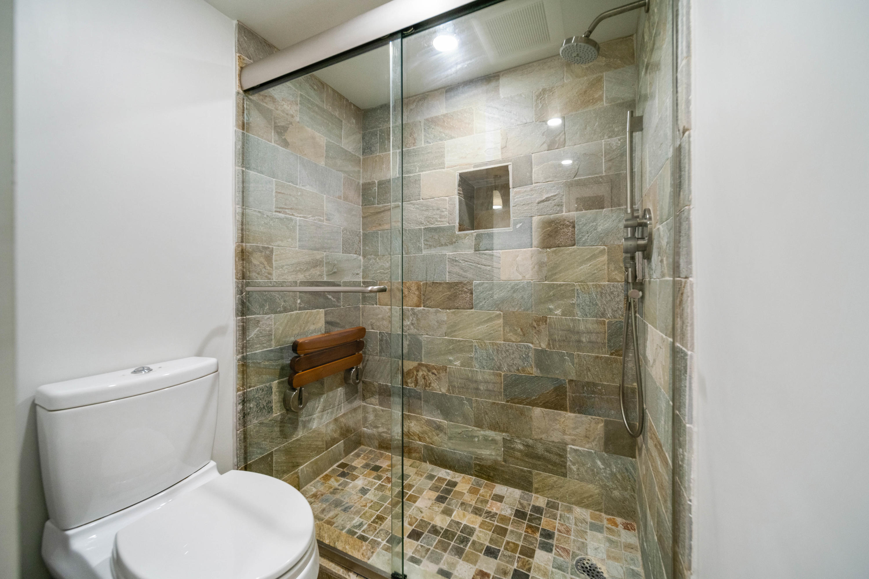 899 Jeffery Street, Unit 205 Boca Raton, FL 33487 - Photo 18 of 35 FXX_7670