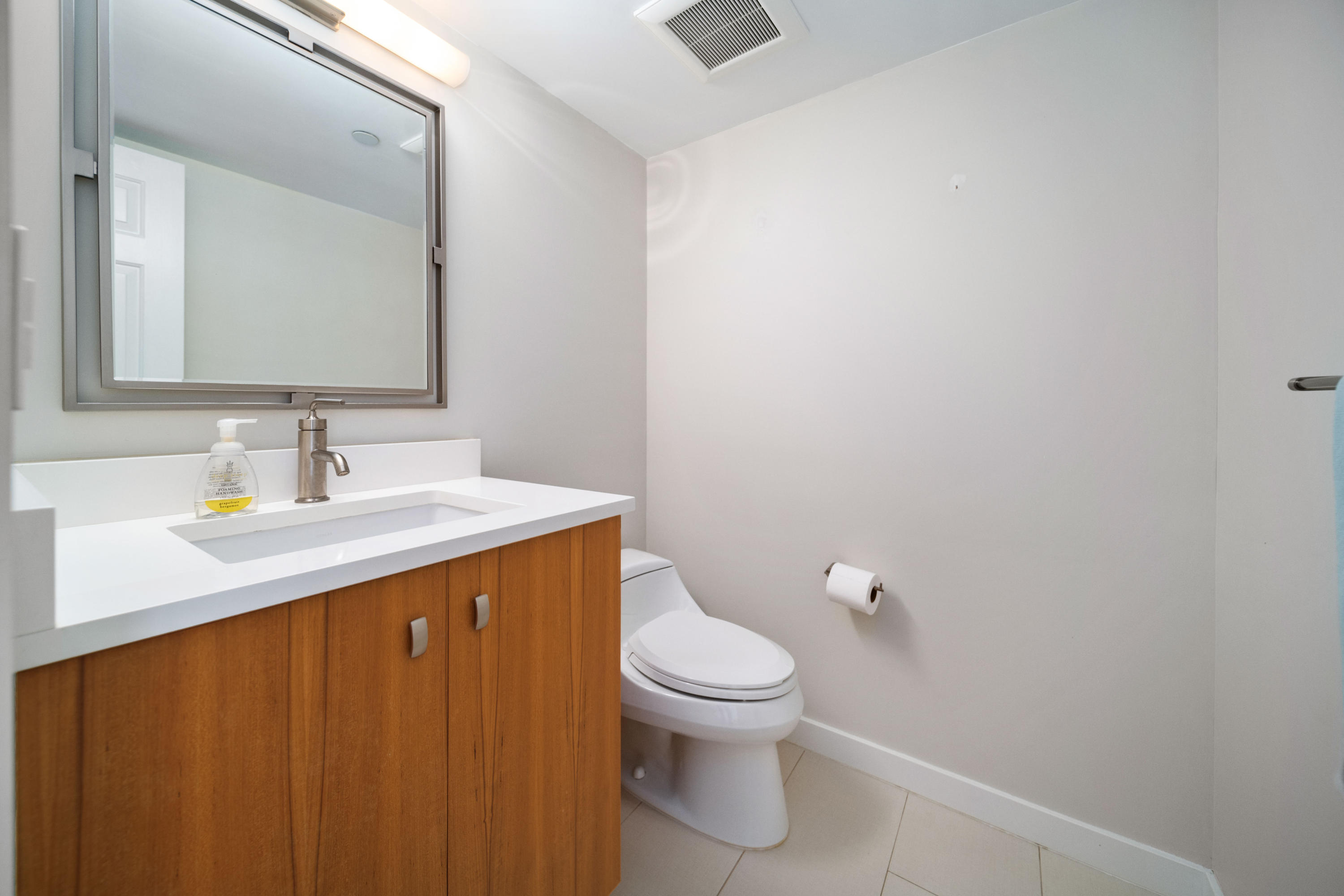 899 Jeffery Street, Unit 205 Boca Raton, FL 33487 - Photo 21 of 35 FXX_7679