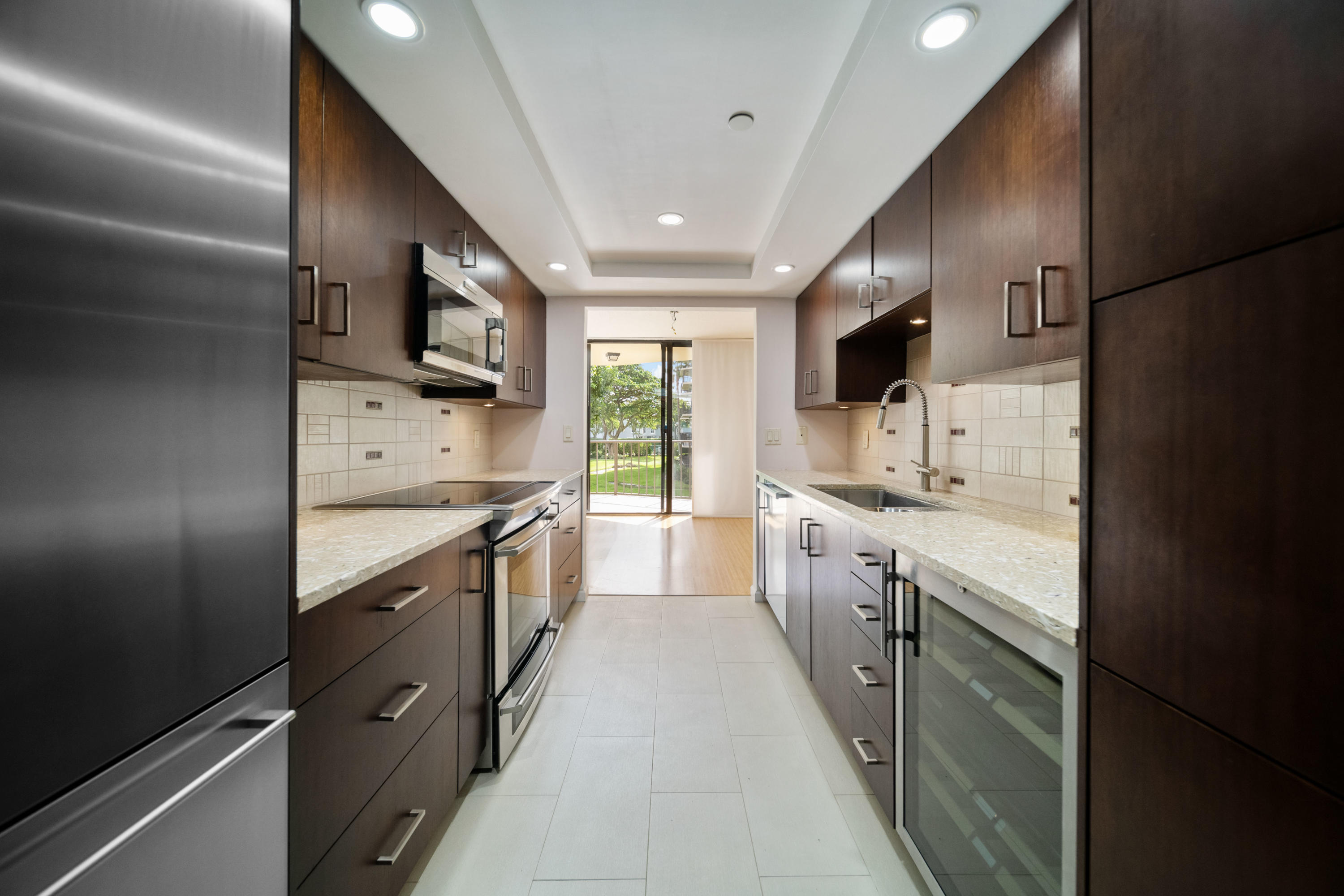 899 Jeffery Street, Unit 205 Boca Raton, FL 33487 - Photo 4 of 35 FXX_7637