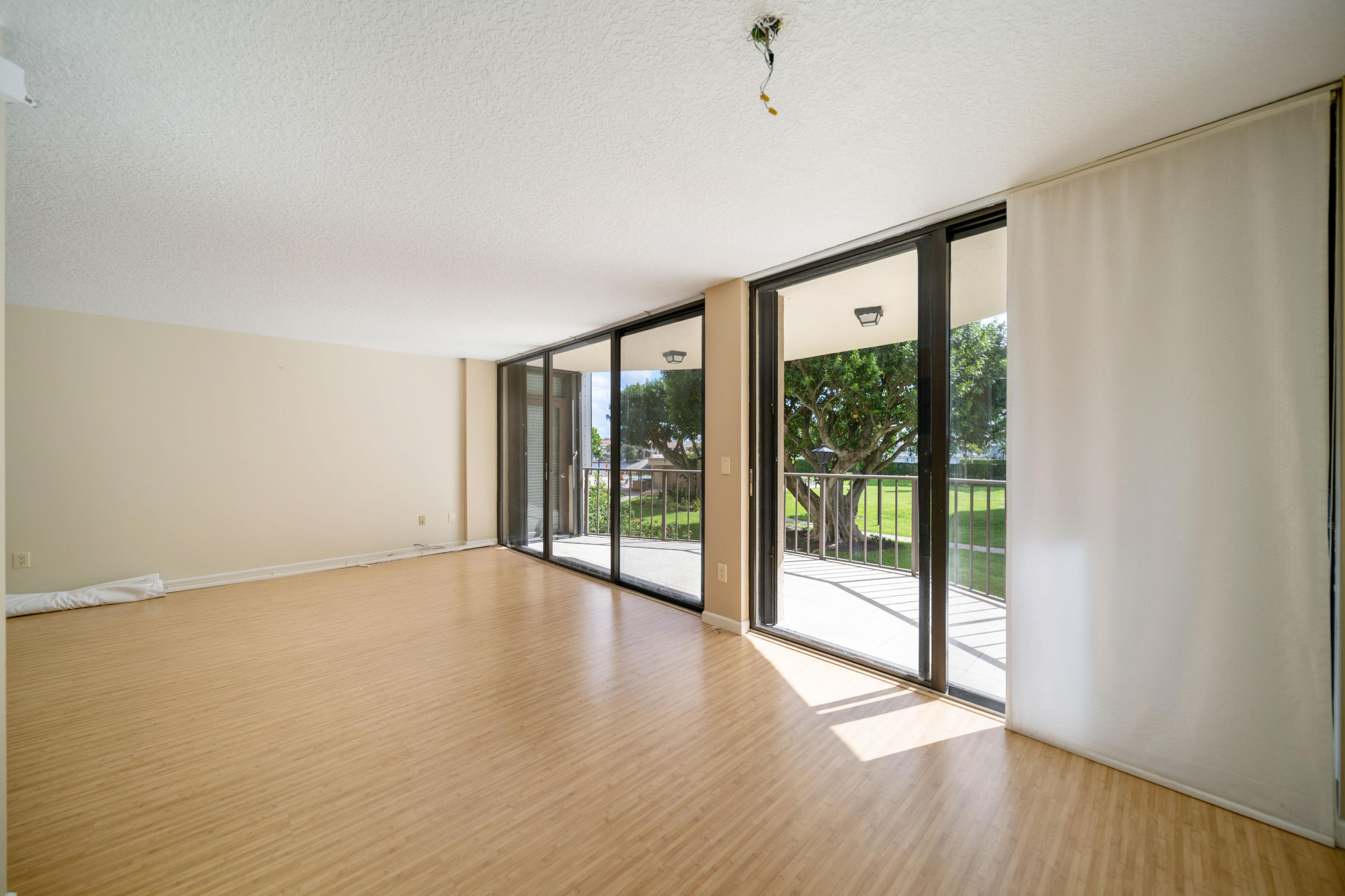 899 Jeffery Street, Unit 205 Boca Raton, FL 33487 - Photo 8 of 35 FXX_7652