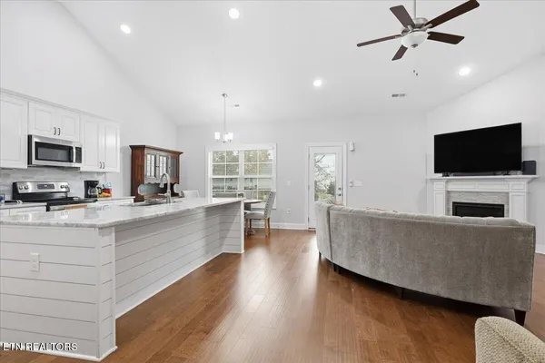 $419,900 | 7434 Willow Path Lane, Knoxville, TN 37918