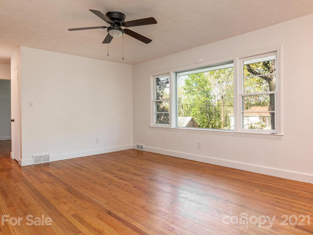 120 Arthur Road Asheville, NC 28806 - Photo 9 of 28 Gallery Image 9