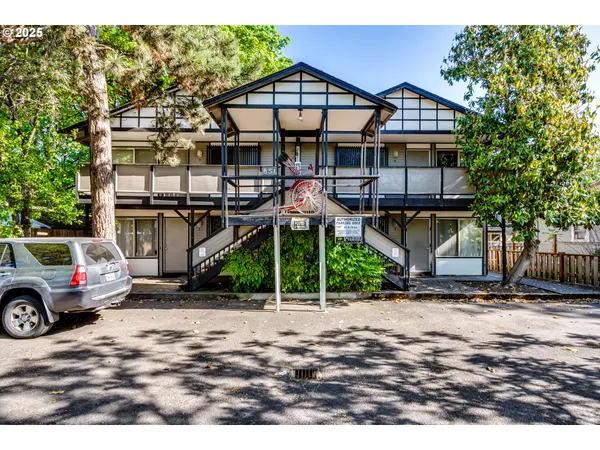 $1,300,000 | 851 West 5th Avenue, Eugene, OR 97402