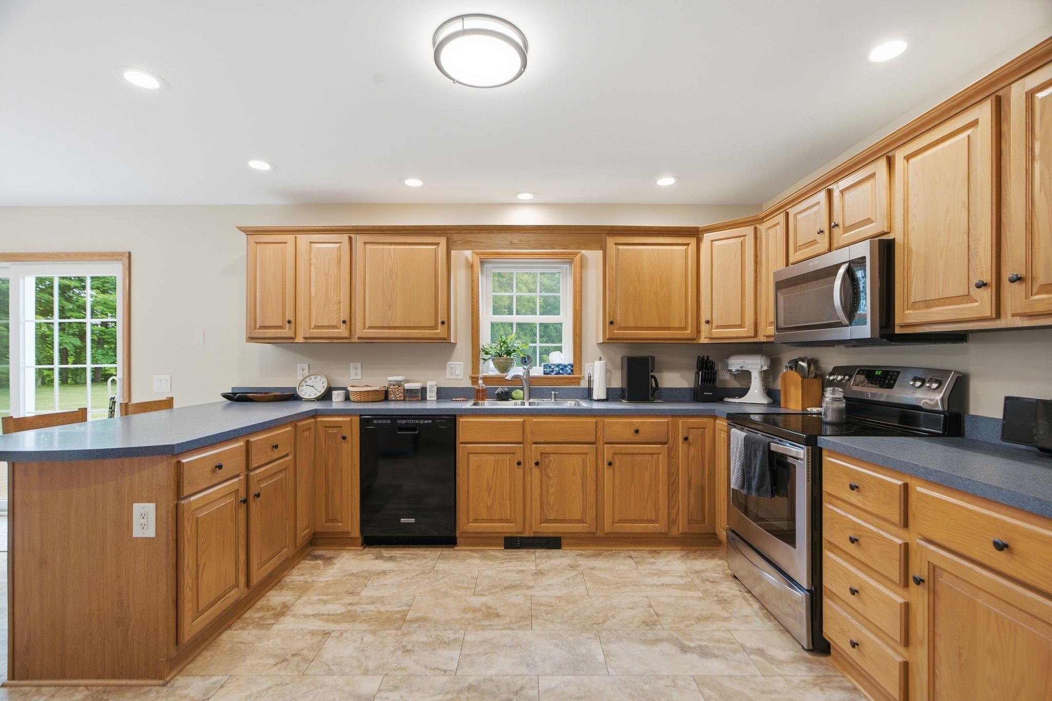 1407 Highway 5 Weathersfield, VT 05156 - Photo 8 of 39