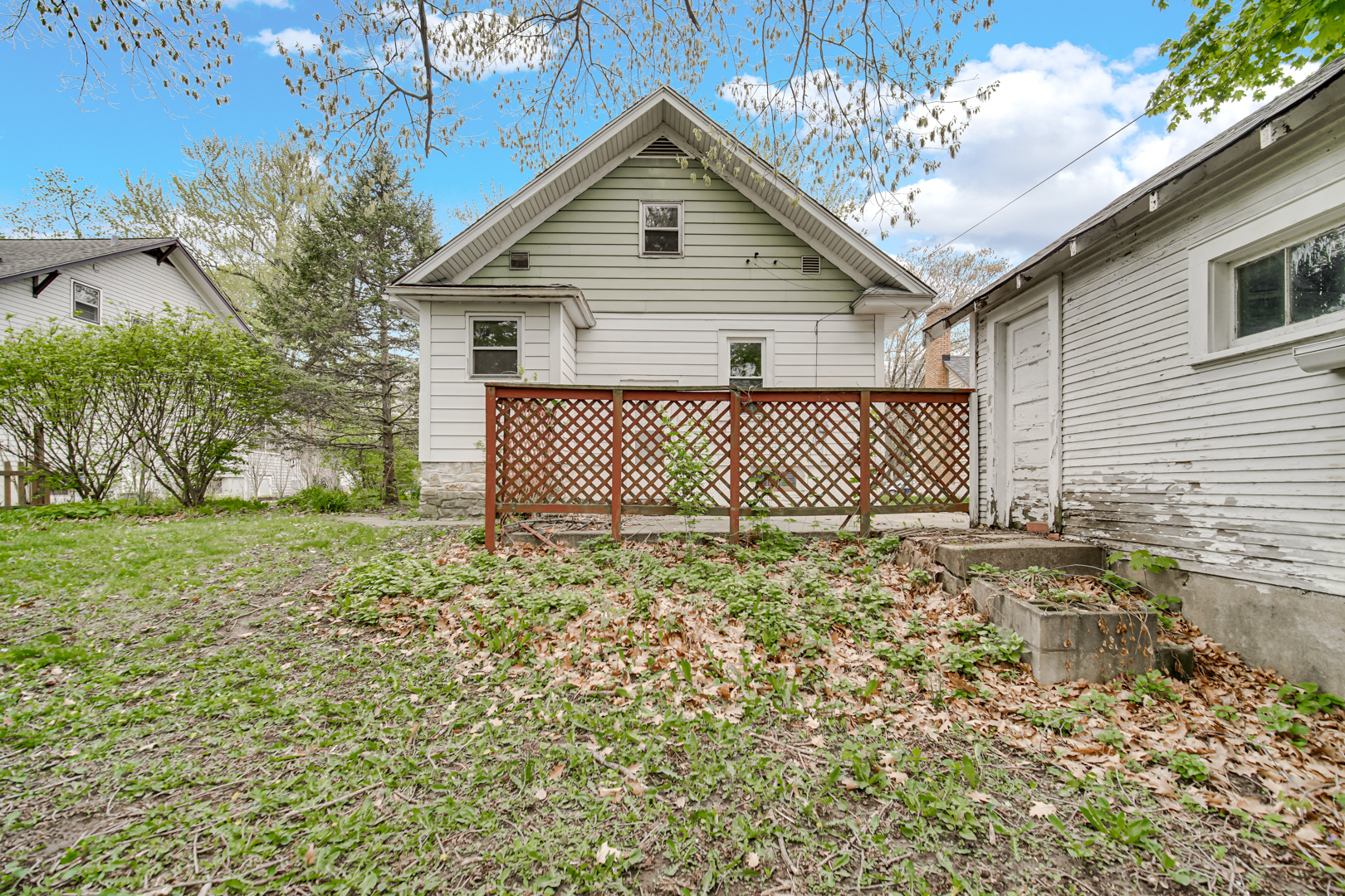 1009 Augusta Avenue Elgin, IL 60120 - Photo 22 of 24 a view of a backyard