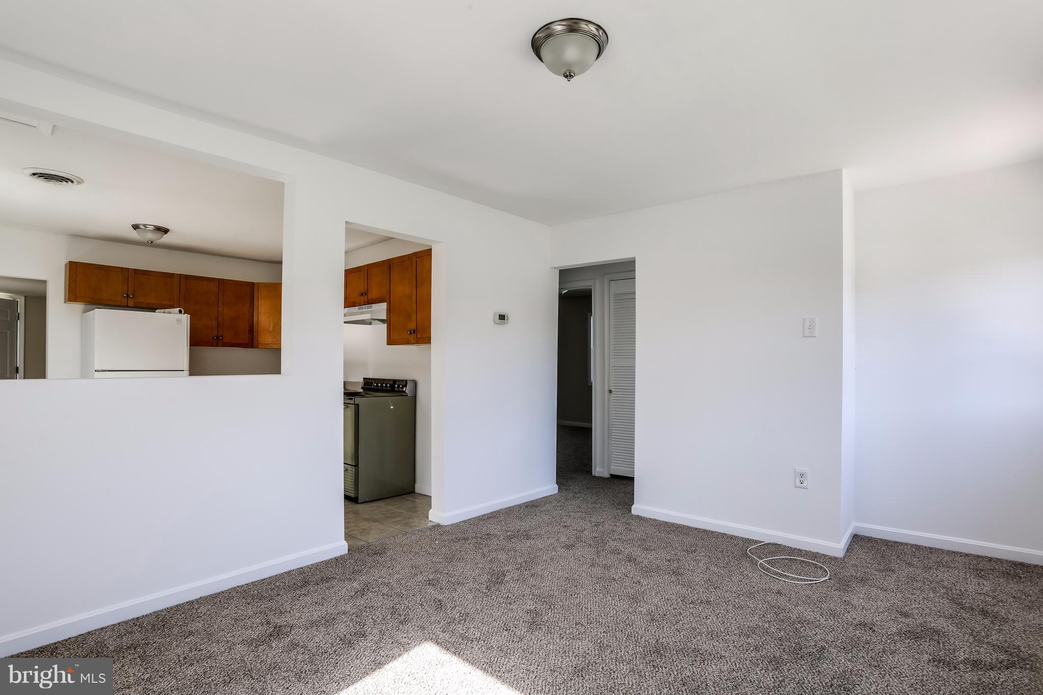 12 Venturi Road Middle River, MD 21220 - Photo 3 of 12 Living Room