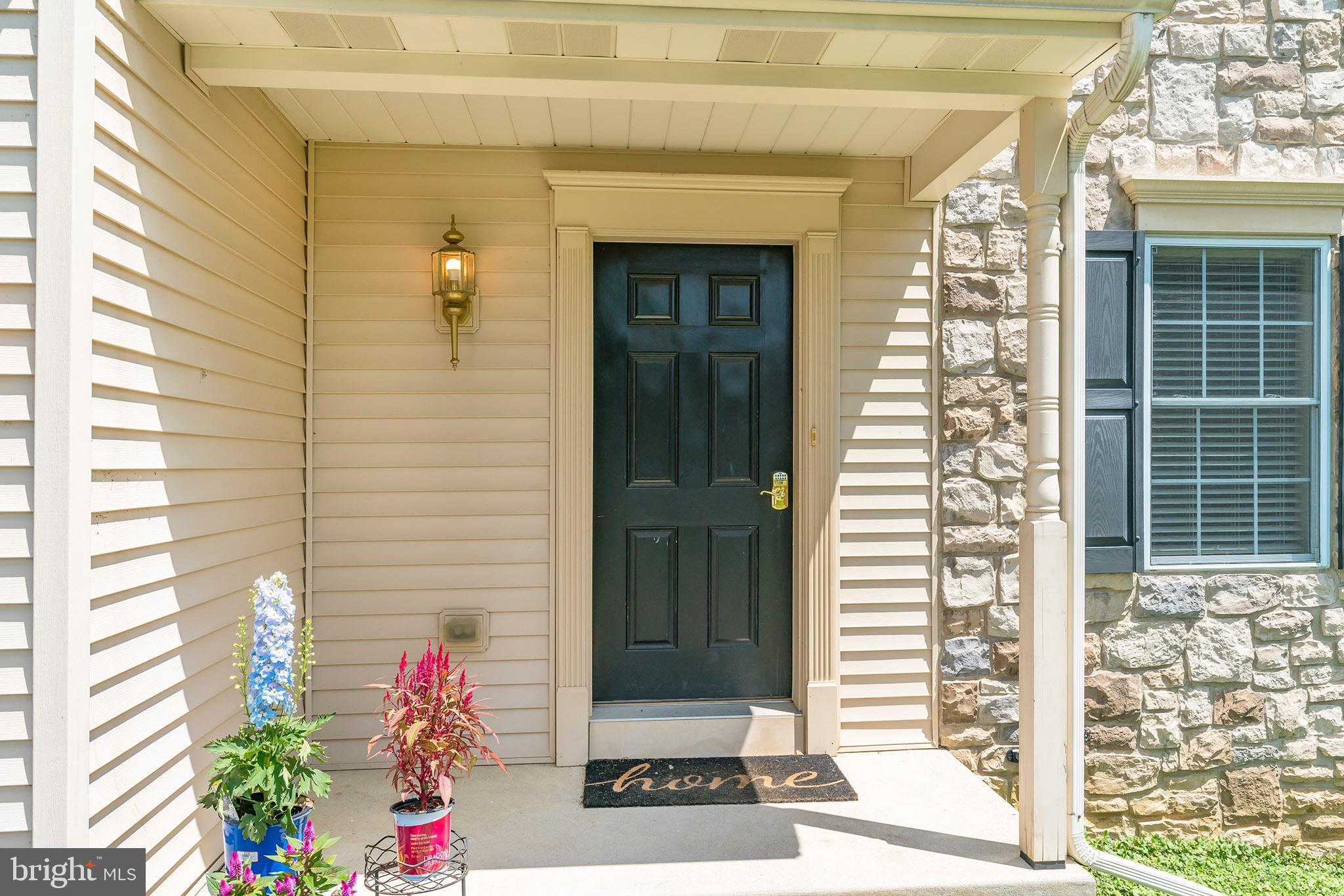 465 Vista Road Columbia, PA 17512 - Photo 2 of 21 Covered Front Porch