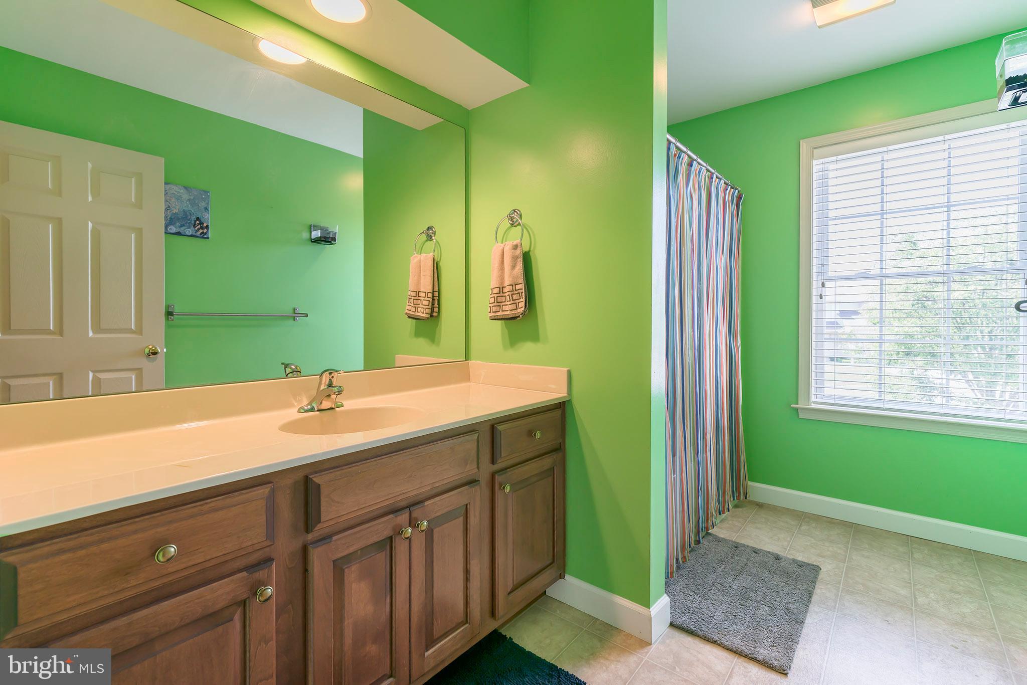 465 Vista Road Columbia, PA 17512 - Photo 17 of 21 Full Bathroom #2