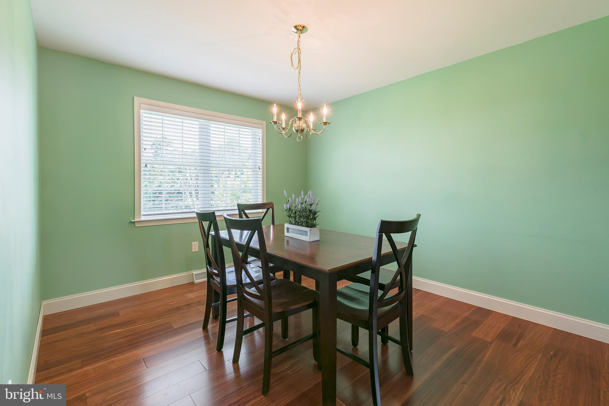 465 Vista Road Columbia, PA 17512 - Photo 6 of 21 Dining Room