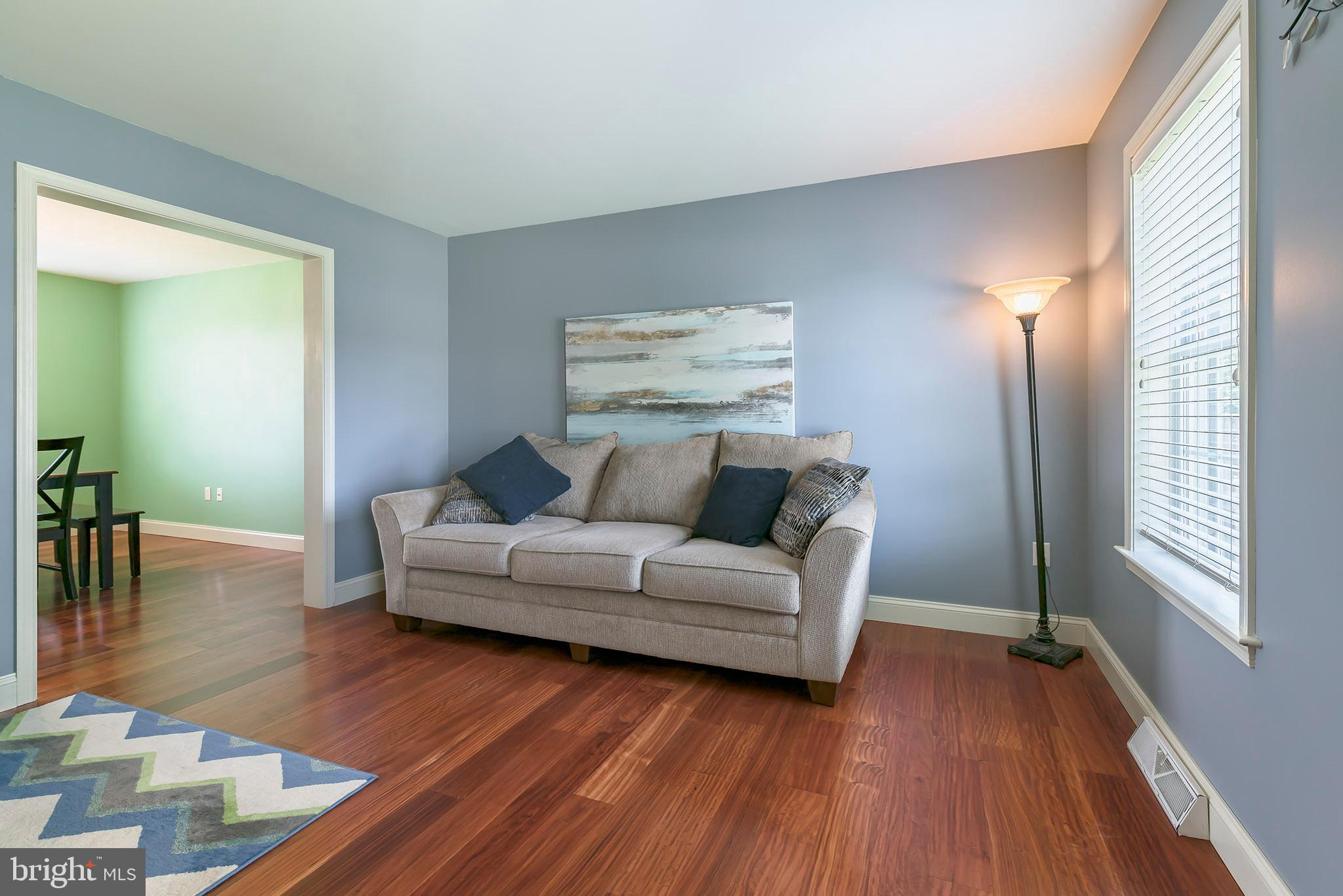 465 Vista Road Columbia, PA 17512 - Photo 8 of 21 Living Room 2