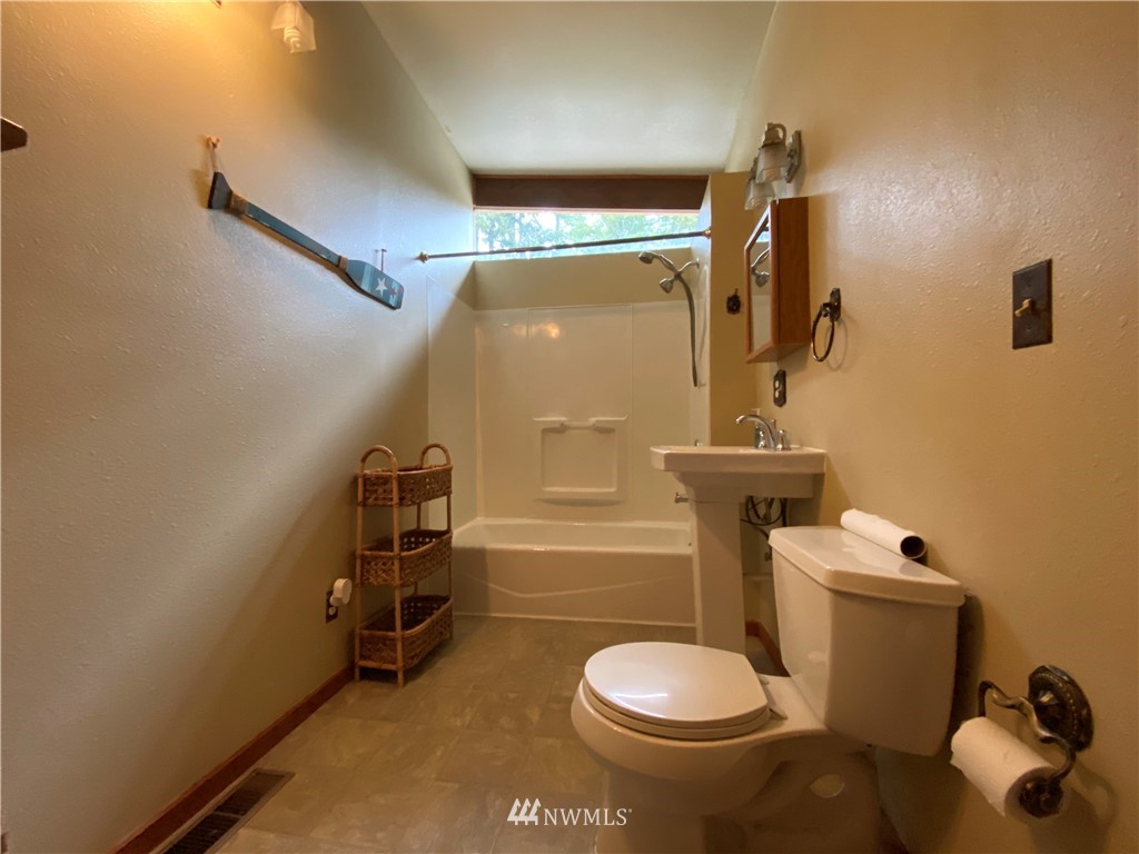 51 Northeast Wagon Wheel Road Belfair, WA 98528 - Photo 20 of 35 Gallery Image 20