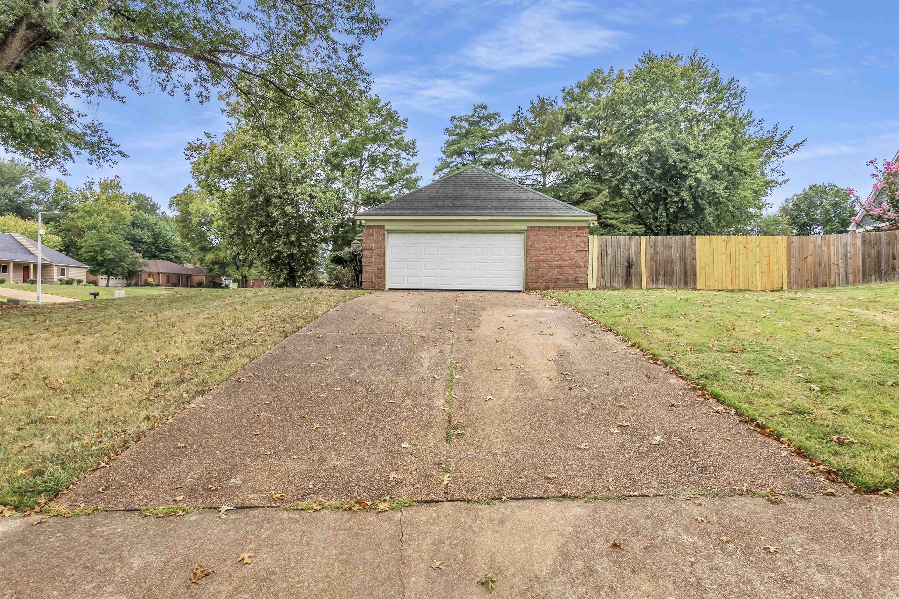7218 Barnstable Road Memphis, TN 38125 - Photo 3 of 18 View of garage