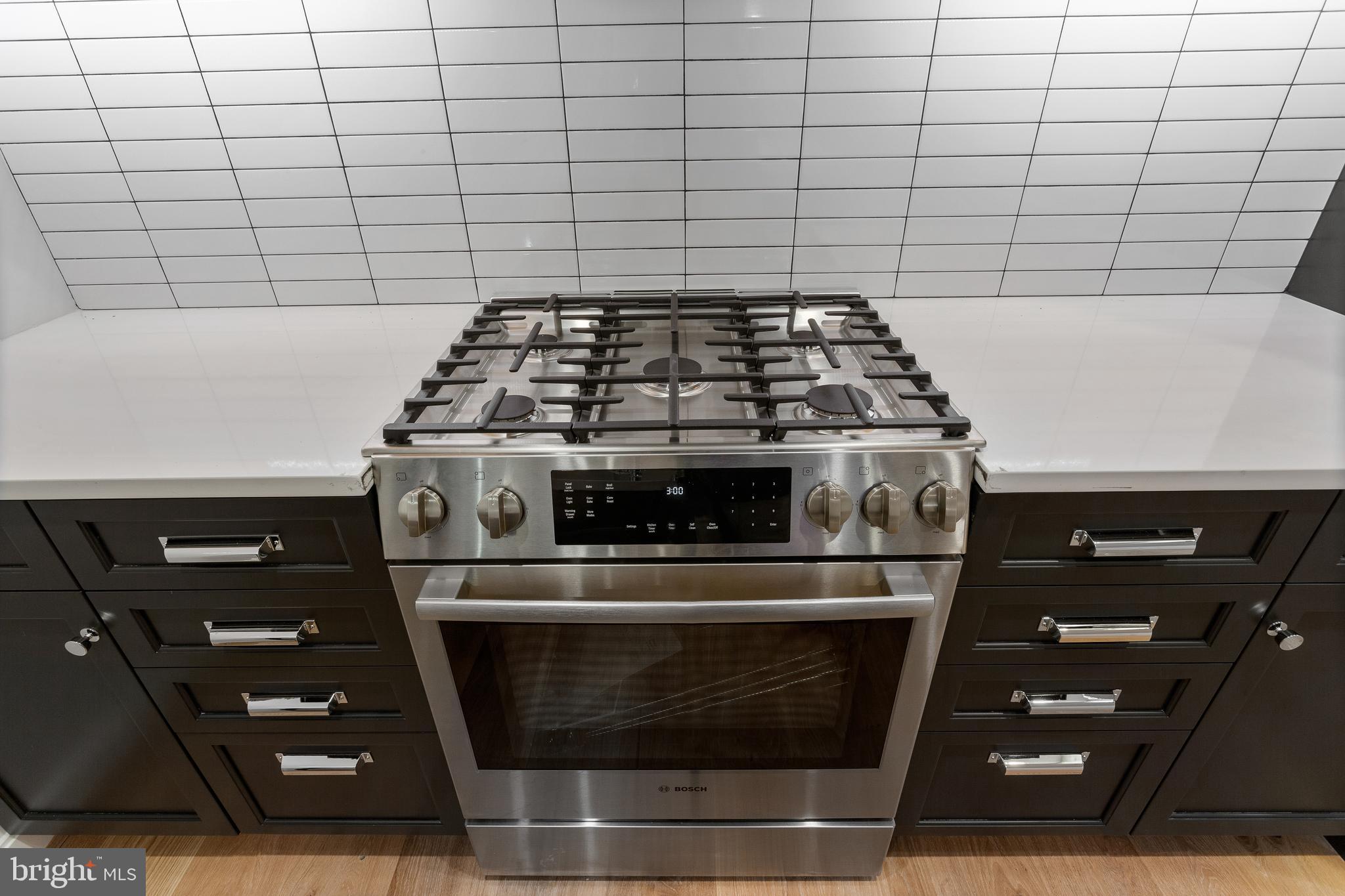 2248 Ontario Road Northwest, Unit 2 Washington, DC 20009 - Photo 11 of 30 Gas Cooking!