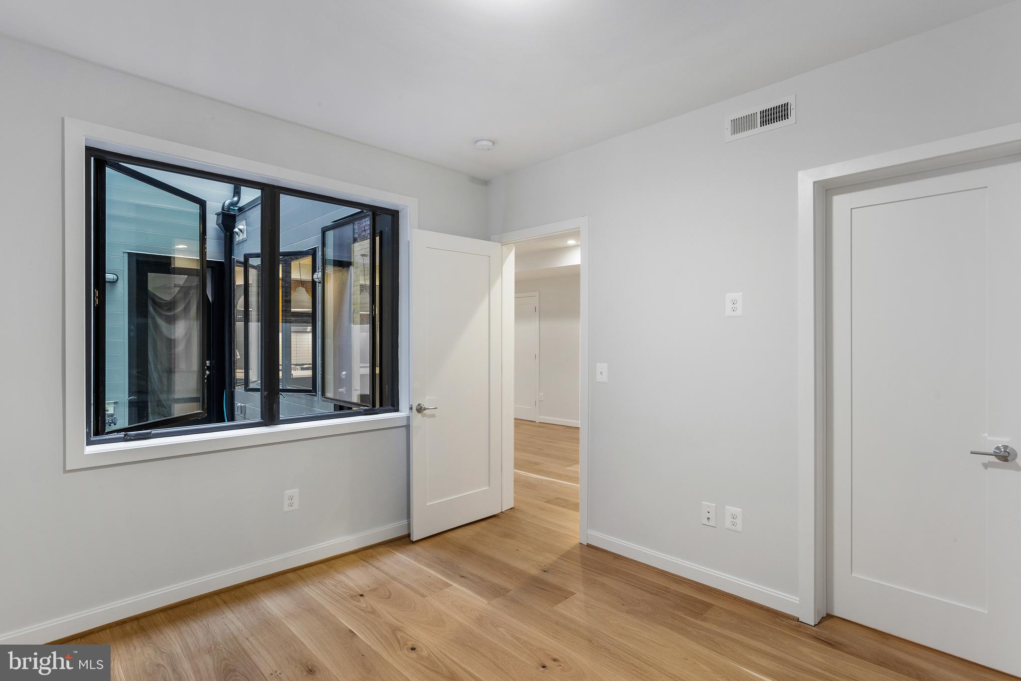 2248 Ontario Road Northwest, Unit 2 Washington, DC 20009 - Photo 15 of 30