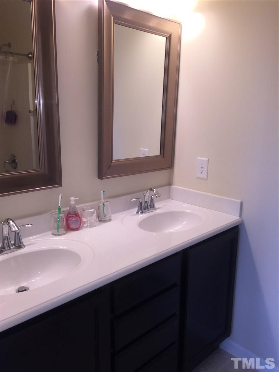 1515 Crafton Way Raleigh, NC 27607 - Photo 9 of 15