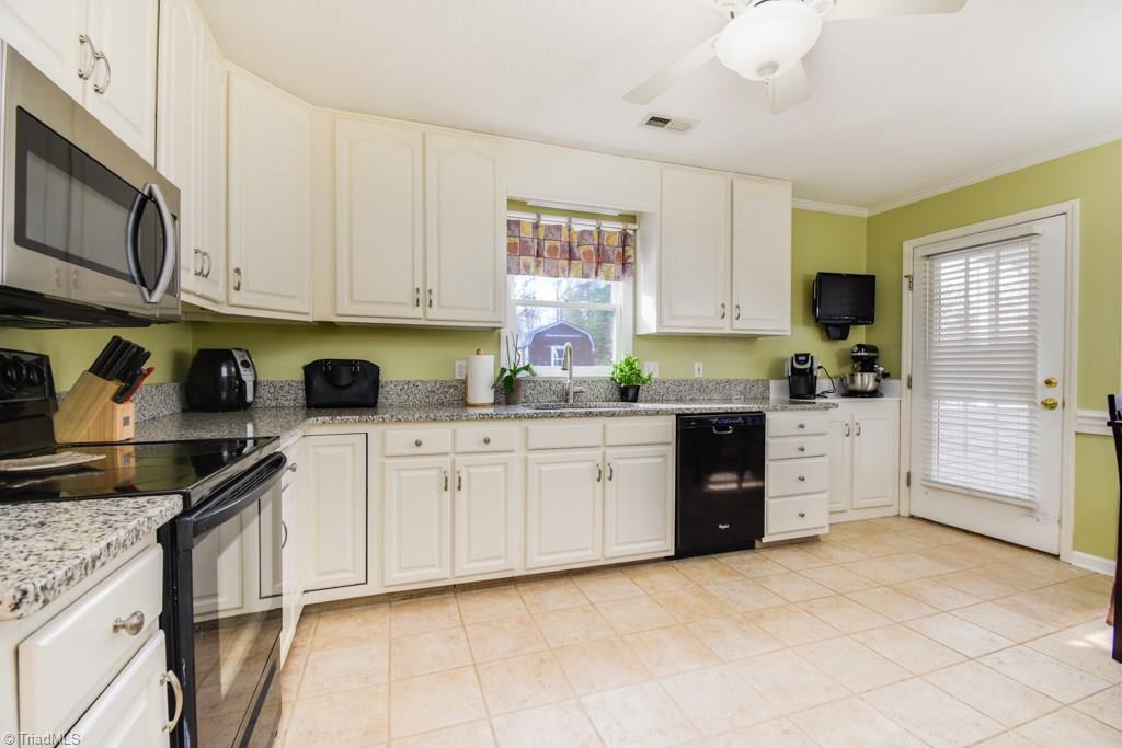 197 Epping Road Clemmons, NC 27012 - Photo 5 of 29 Gallery Image 5