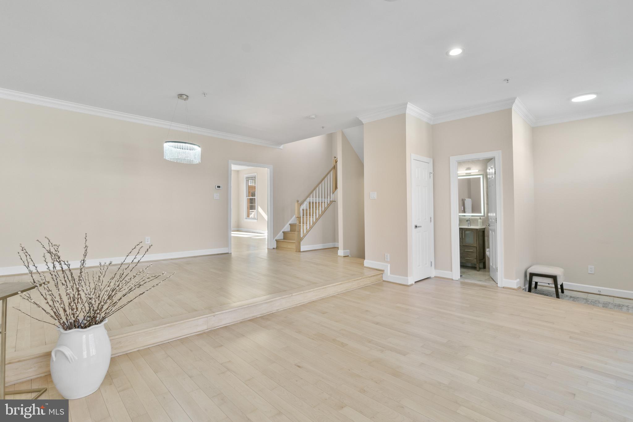 8428 Bells Ridge Terrace Potomac, MD 20854 - Photo 3 of 28