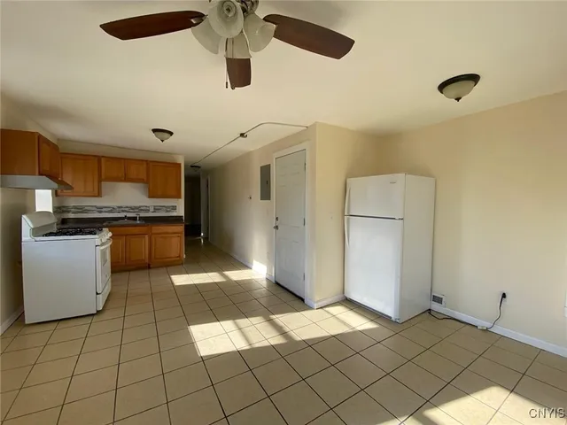 $1,300 | 1003 Park Avenue, Unit 3, Utica, NY 13501