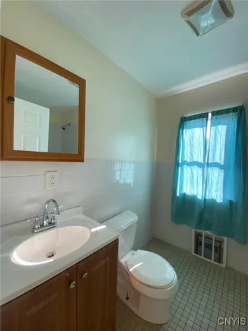 $1,300 | 1003 Park Avenue, Unit 3, Utica, NY 13501