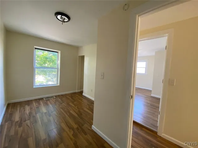 $1,300 | 1003 Park Avenue, Unit 3, Utica, NY 13501