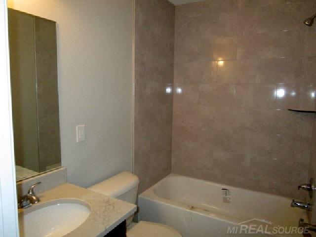 47368 Mariner's Pte New Baltimore, MI 48051 - Photo 10 of 11