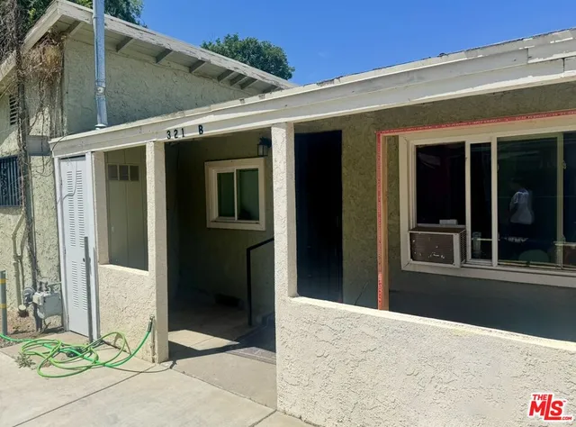 $395,000 | 321 West Minarets Avenue, Fresno, CA 93650