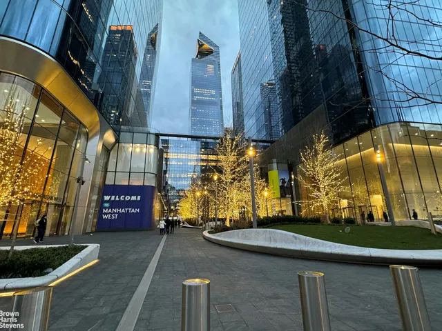$1,250,000 | 430 West 34th Street, Unit LH | Hudson Yards