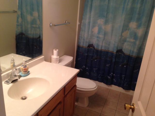 122 Cristo Road Tazewell, TN 37879 - Photo 15 of 17 122 CRISTO HALL BATH 1