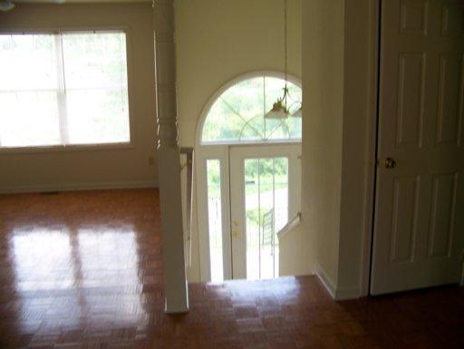 122 Cristo Road Tazewell, TN 37879 - Photo 9 of 17 ENTRY AND DINING AREA