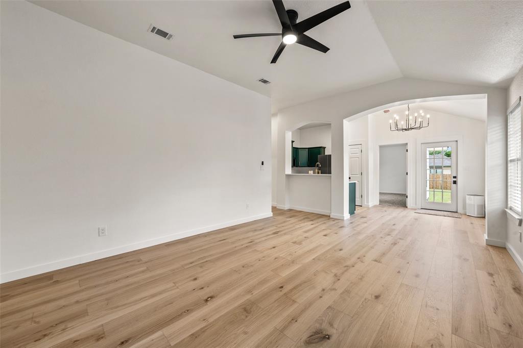 10234 Condor Loop Waco, TX 76708 - Photo 3 of 18