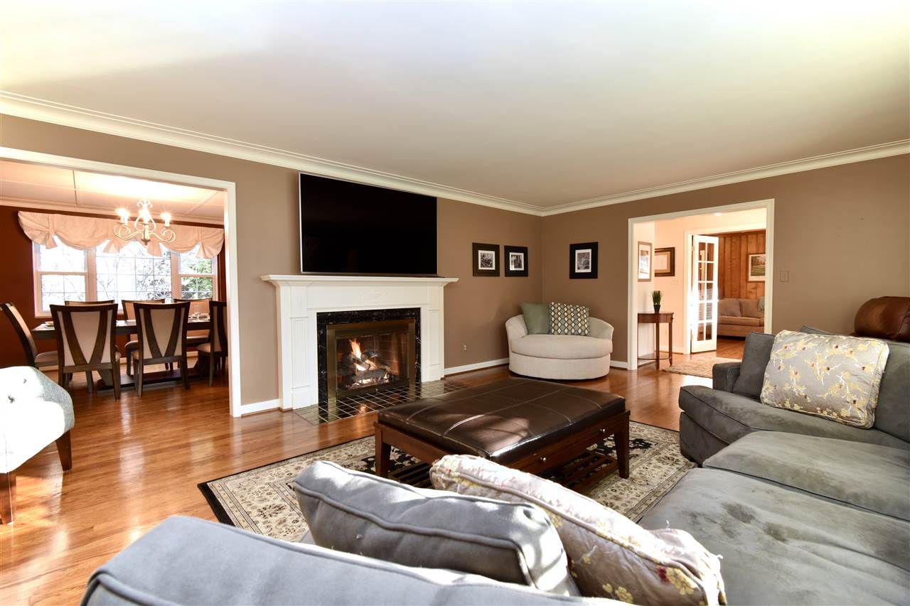 131 Lothrop Road Grosse Pointe, MI 48236 - Photo 11 of 21 50037397-10.JPG