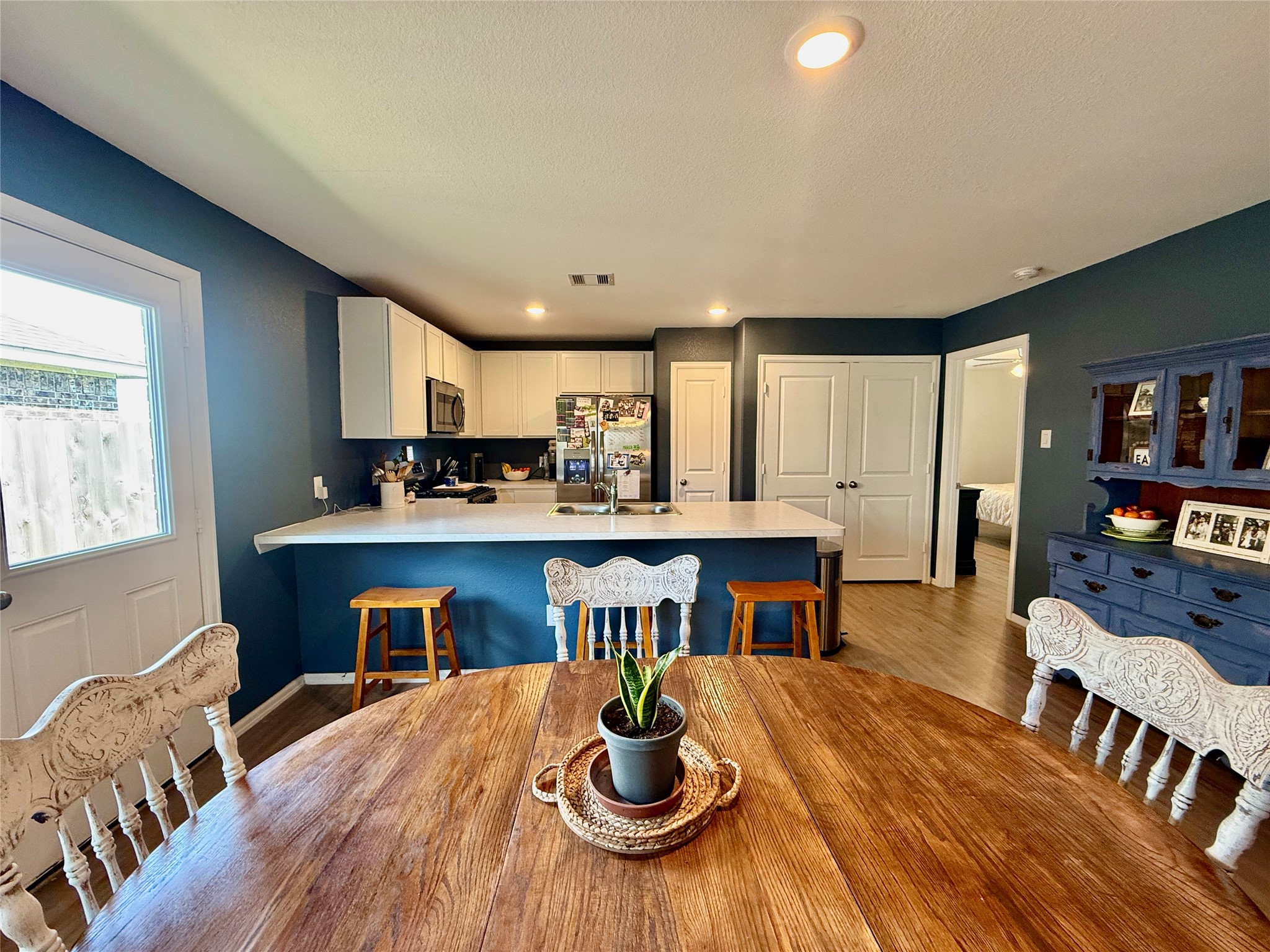 216 Bennett Street Angleton, TX 77515 - Photo 7 of 45 Gallery Image 7