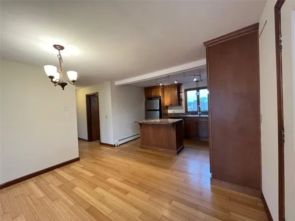 $2,500 | 3 Buttonwood Street, Unit 1, Bristol, RI 02809