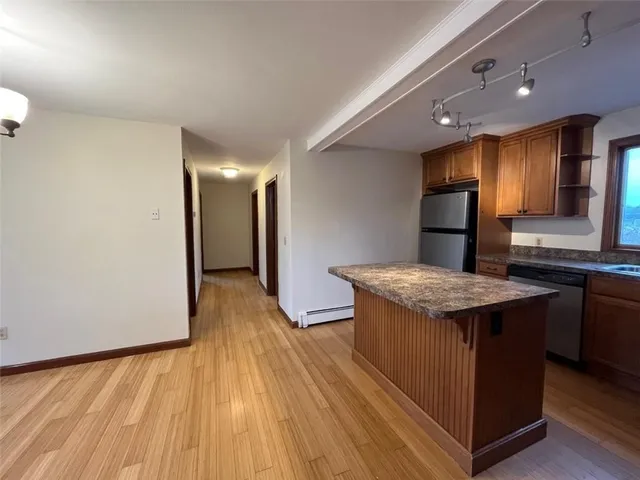 $2,500 | 3 Buttonwood Street, Unit 1, Bristol, RI 02809