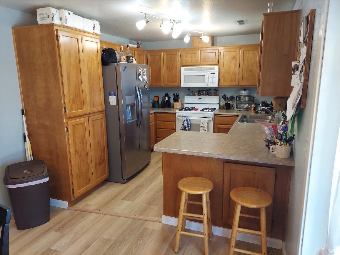 412 Merlee Circle Eagle Point, OR 97524 - Photo 11 of 17 20210623_172445_resized_1