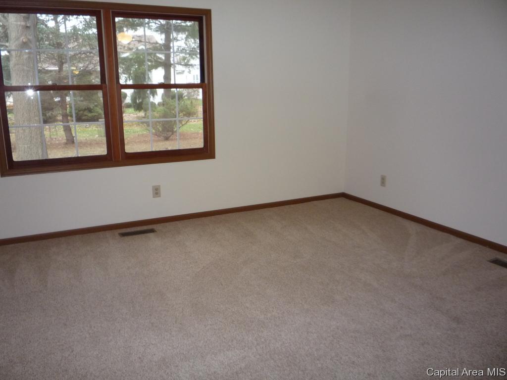 2009 Clara Mae Court Springfield, IL 62711 - Photo 12 of 15