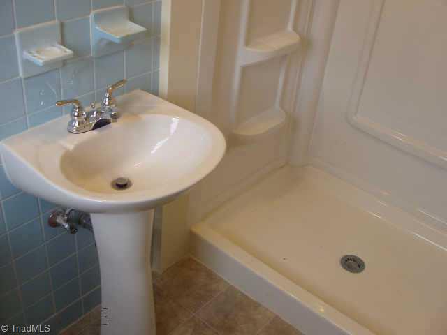 2980 Northbridge Road Winston-Salem, NC 27103 - Photo 5 of 8 Other. Recent Remodeled Master Bath.