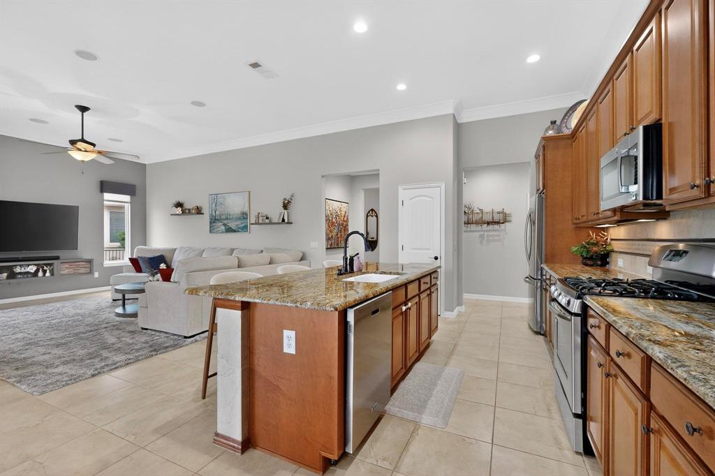 8805 Compton Street Denton, TX 76207 - Photo 7 of 40