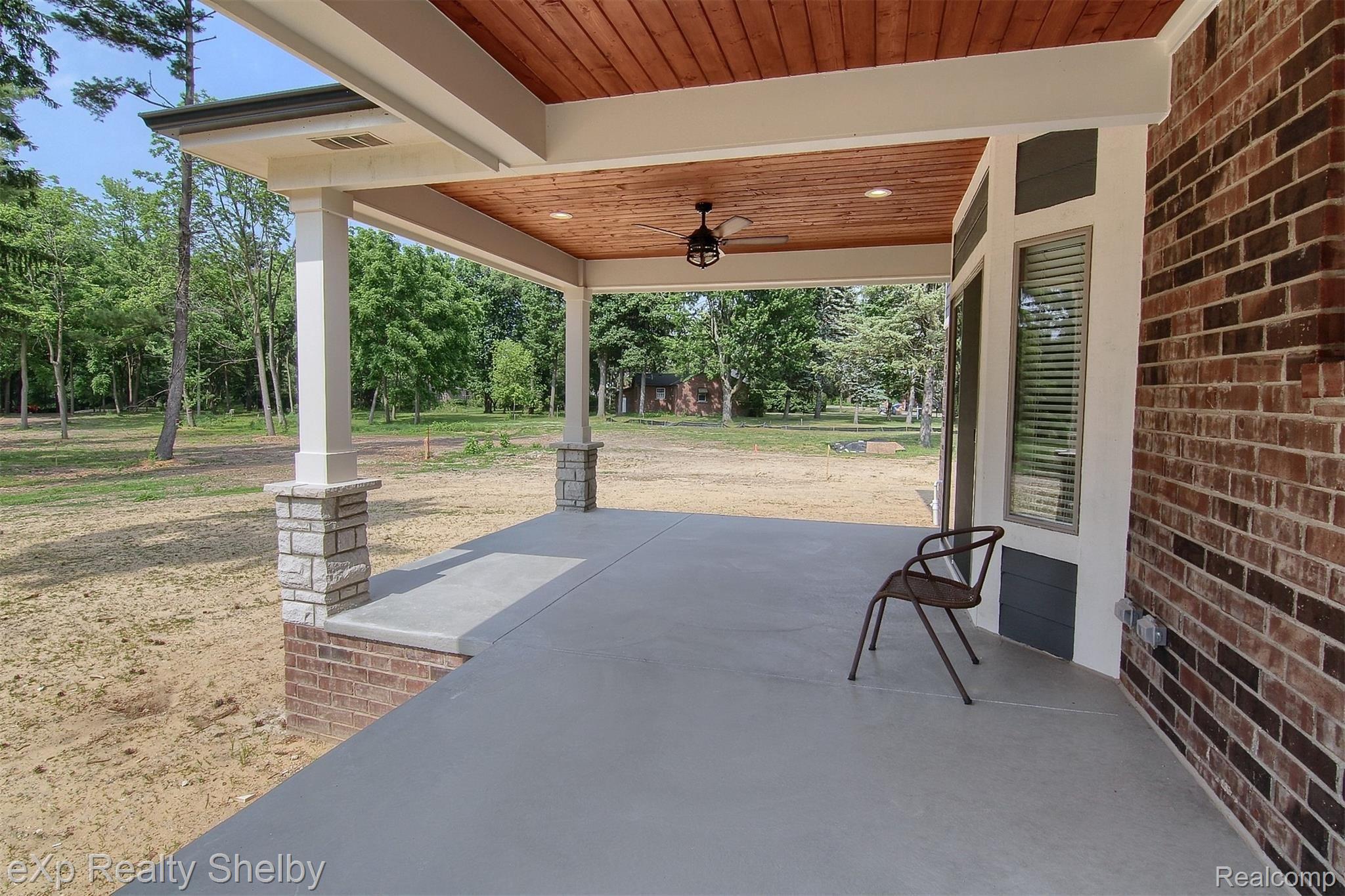 11223 Chicago Road Warren, MI 48093 - Photo 35 of 37 34-Patio.jpg