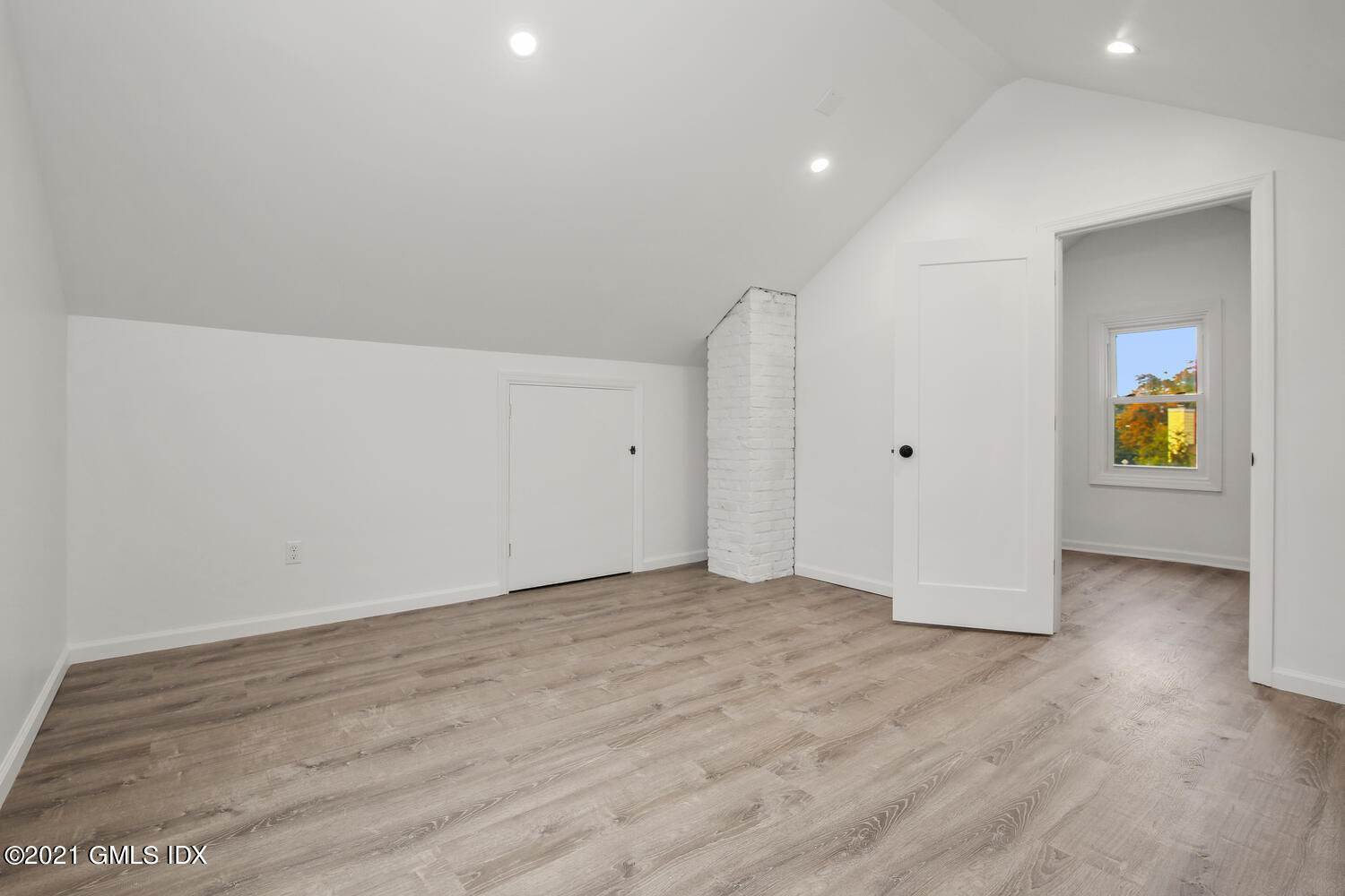 530 River Road, Unit 2 Cos Cob, CT 06807 - Photo 15 of 19 530 River Rd Cos Cob CT 06807-large-017-