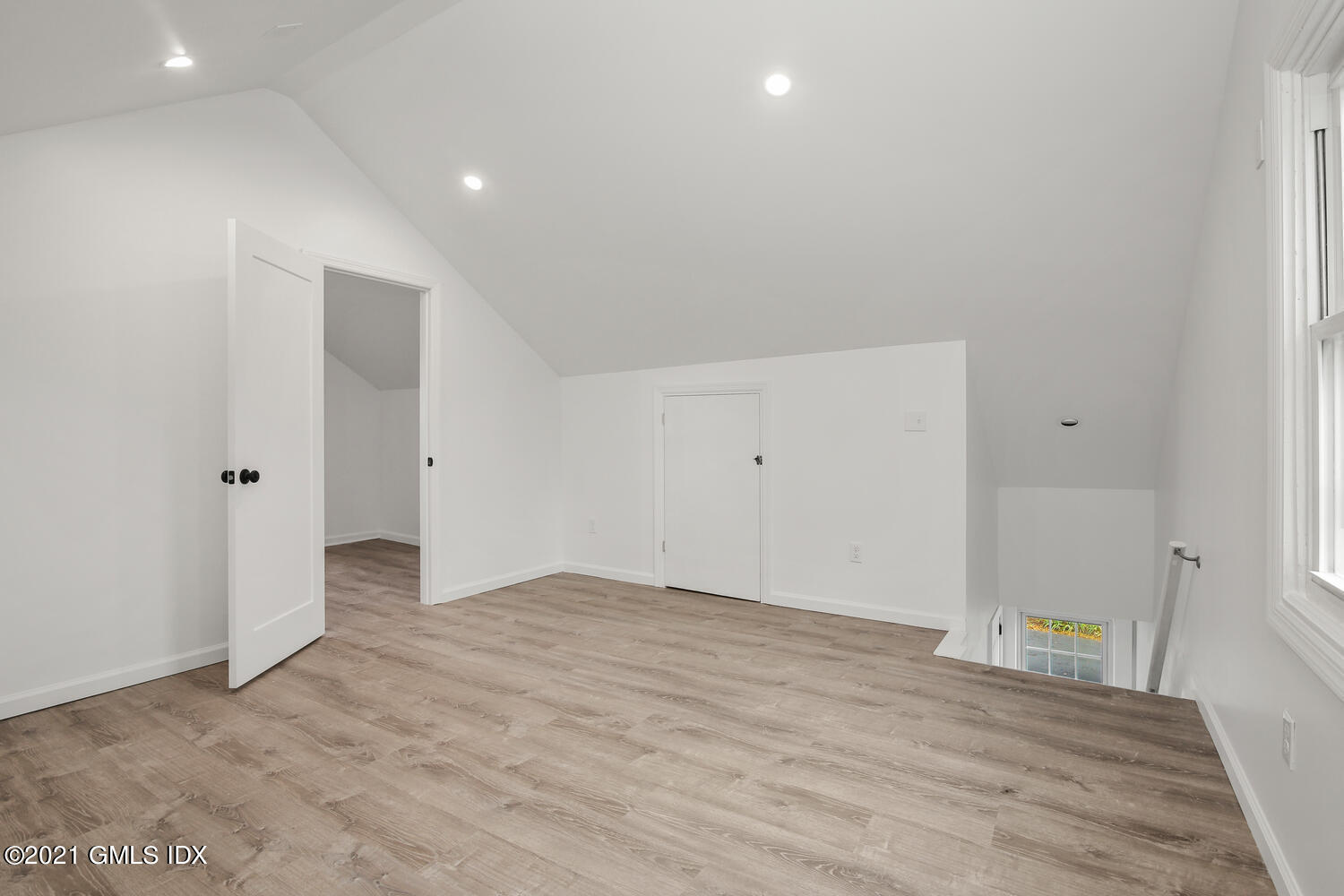 530 River Road, Unit 2 Cos Cob, CT 06807 - Photo 16 of 19 530 River Rd Cos Cob CT 06807-large-018-