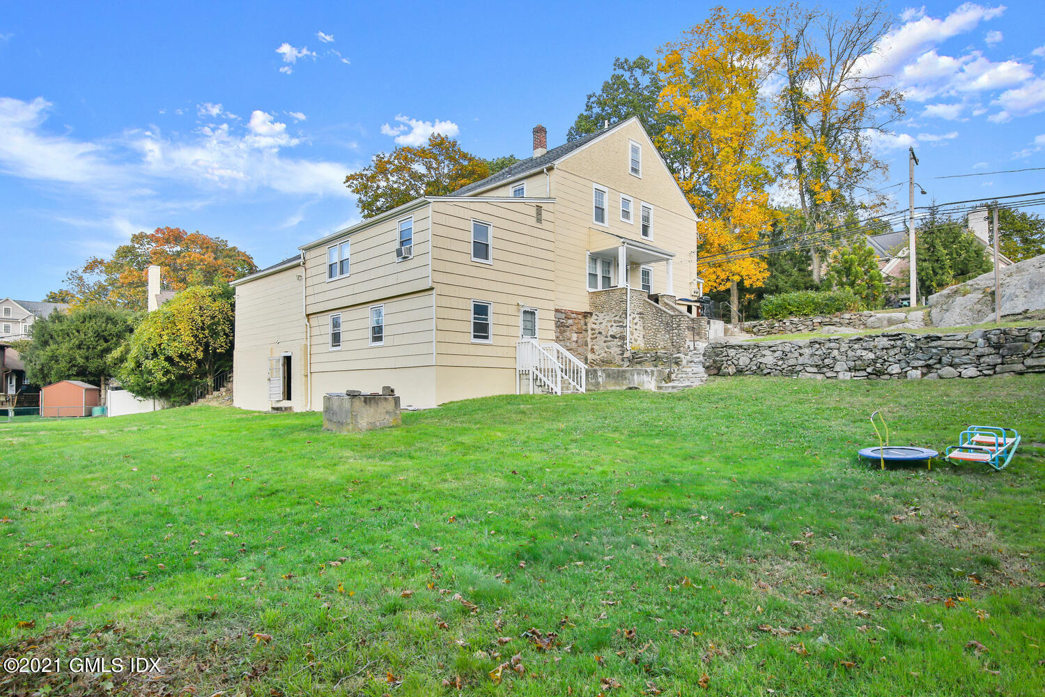 530 River Road, Unit 2 Cos Cob, CT 06807 - Photo 3 of 19 530 River Rd Cos Cob CT 06807-large-028-