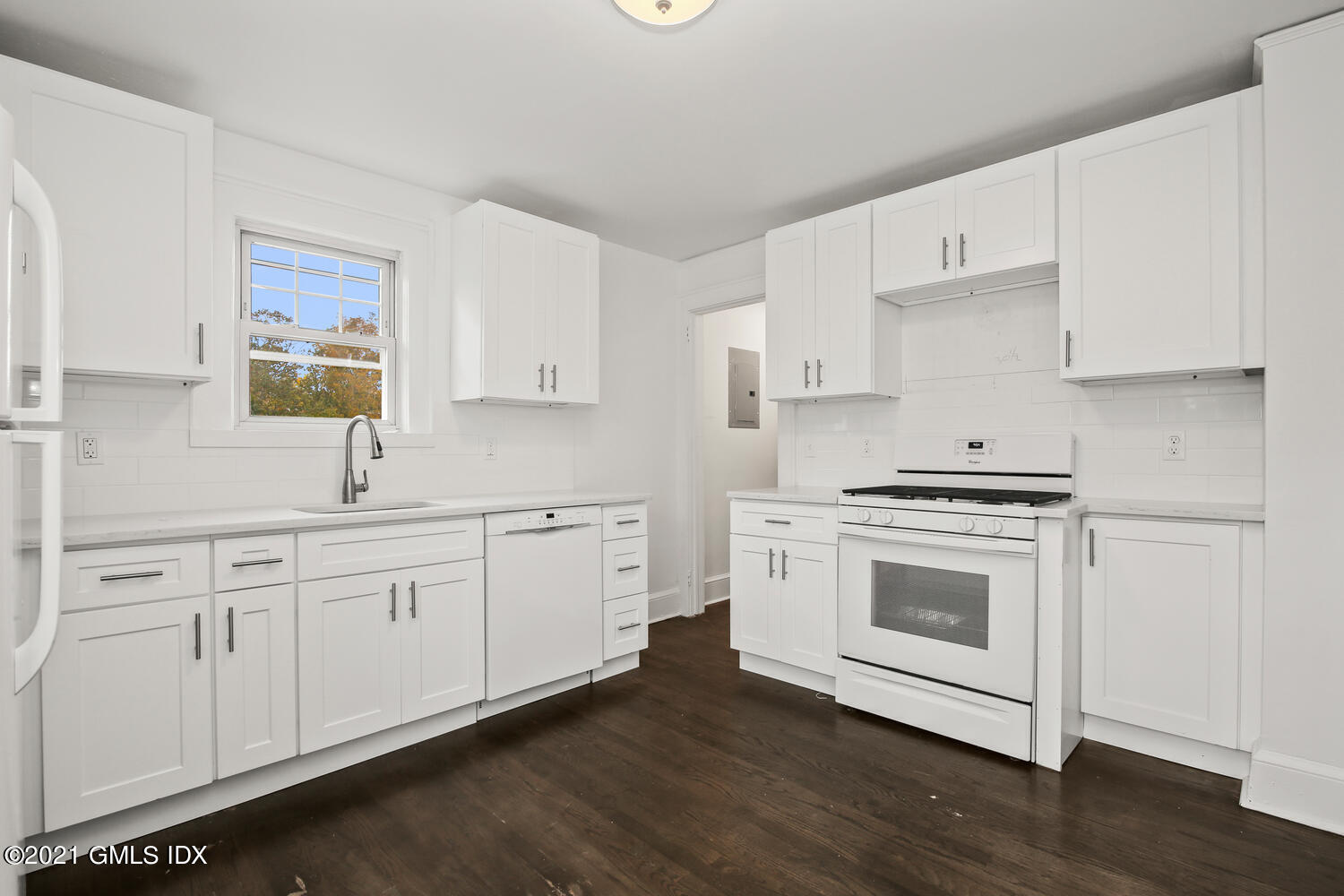 530 River Road, Unit 2 Cos Cob, CT 06807 - Photo 7 of 19 530 River Rd Cos Cob CT 06807-large-003-