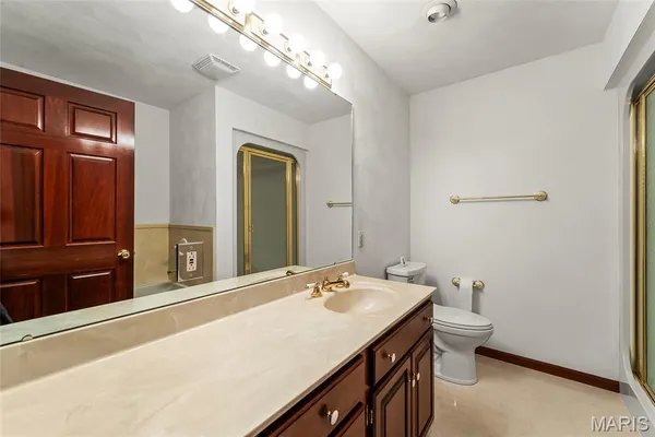 $230,000 | 725 Lone Oak Street, St. Libory, IL 62282