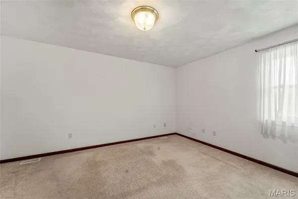 $230,000 | 725 Lone Oak Street, St. Libory, IL 62282