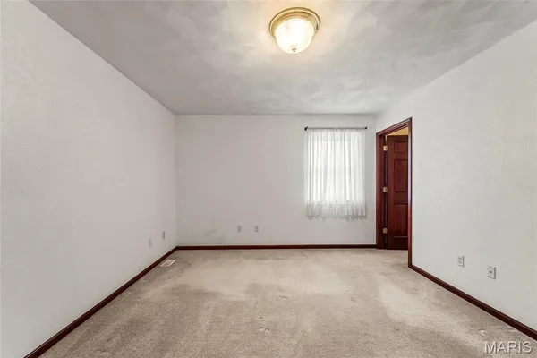 $230,000 | 725 Lone Oak Street, St. Libory, IL 62282