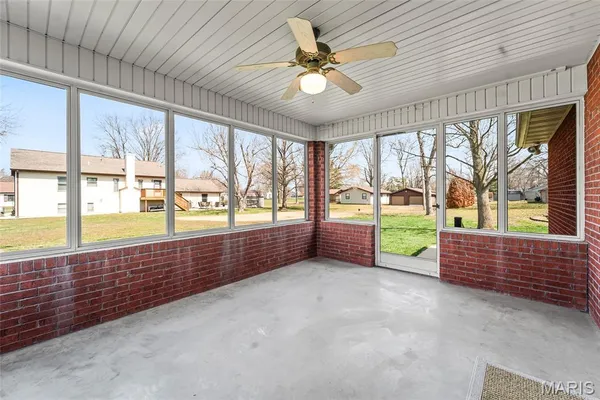 $230,000 | 725 Lone Oak Street, St. Libory, IL 62282